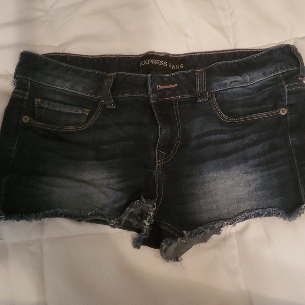 Express Shorts